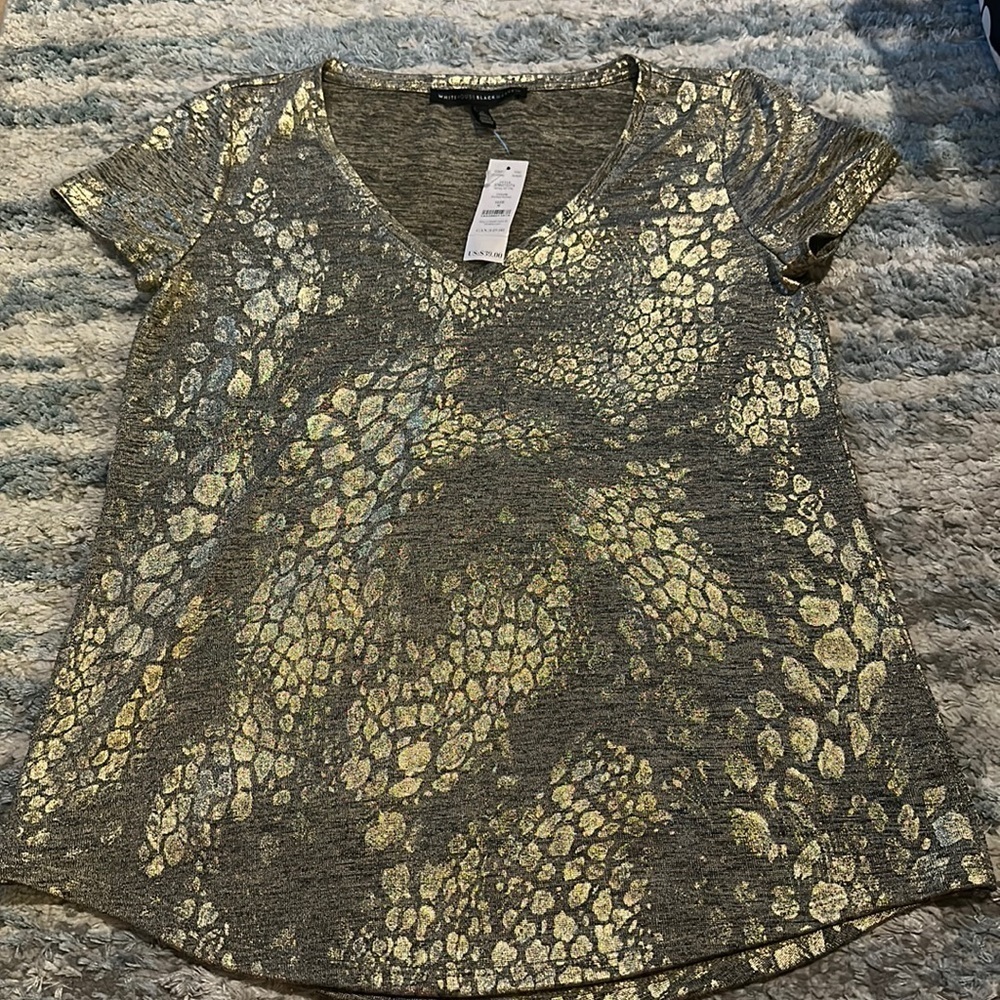 White House Black Market small V-neck jersey T printed animal NWT gold